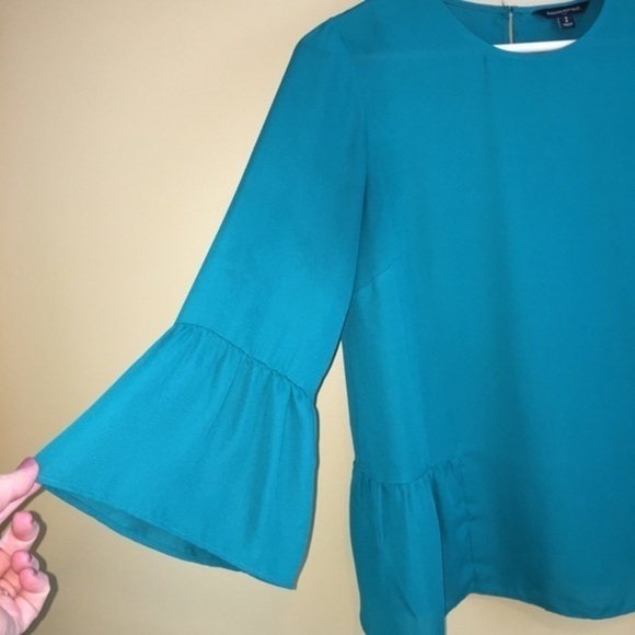 Banana Republic Factory Bell Sleeve Top - Picture 3 of 6